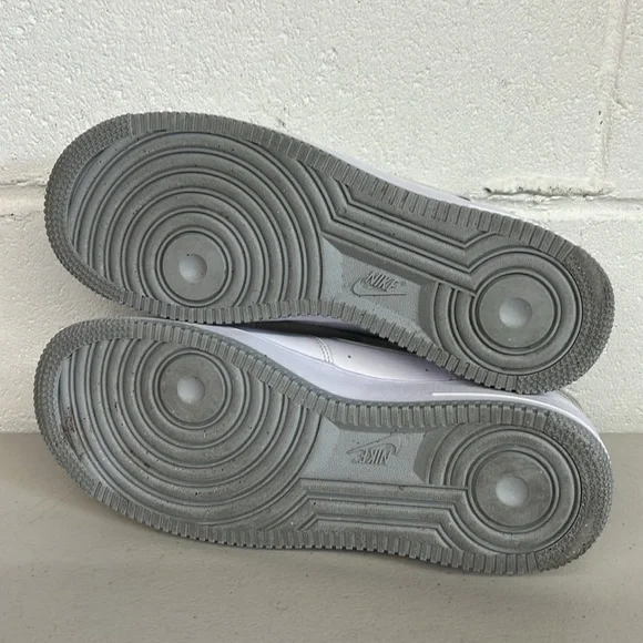 Men's Sz 8 Nike Air Force 1 Low Shoes White Smoke Gray FJ4146-100 sneaker swoosh - Picture 4 of 6